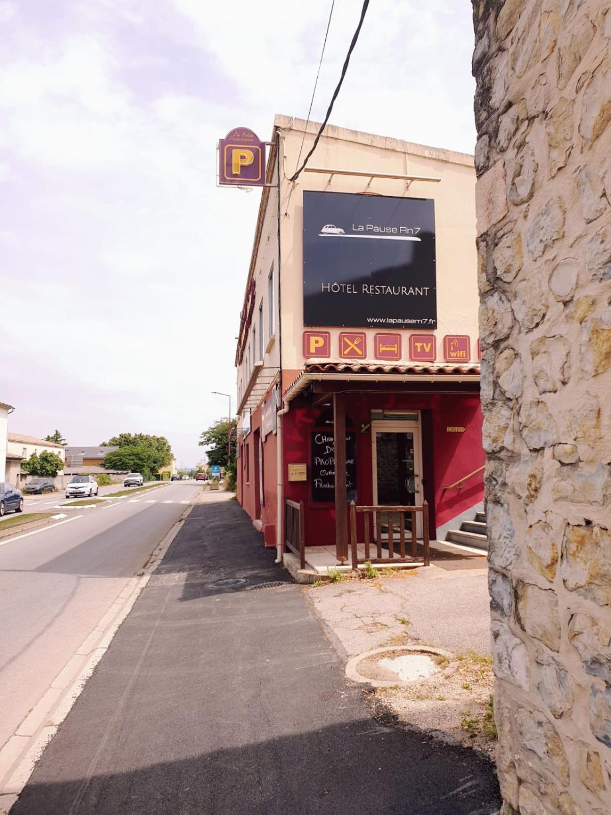 Logis Hotels Et Restaurant La Pause Rn7 La Coucourde Exterior photo
