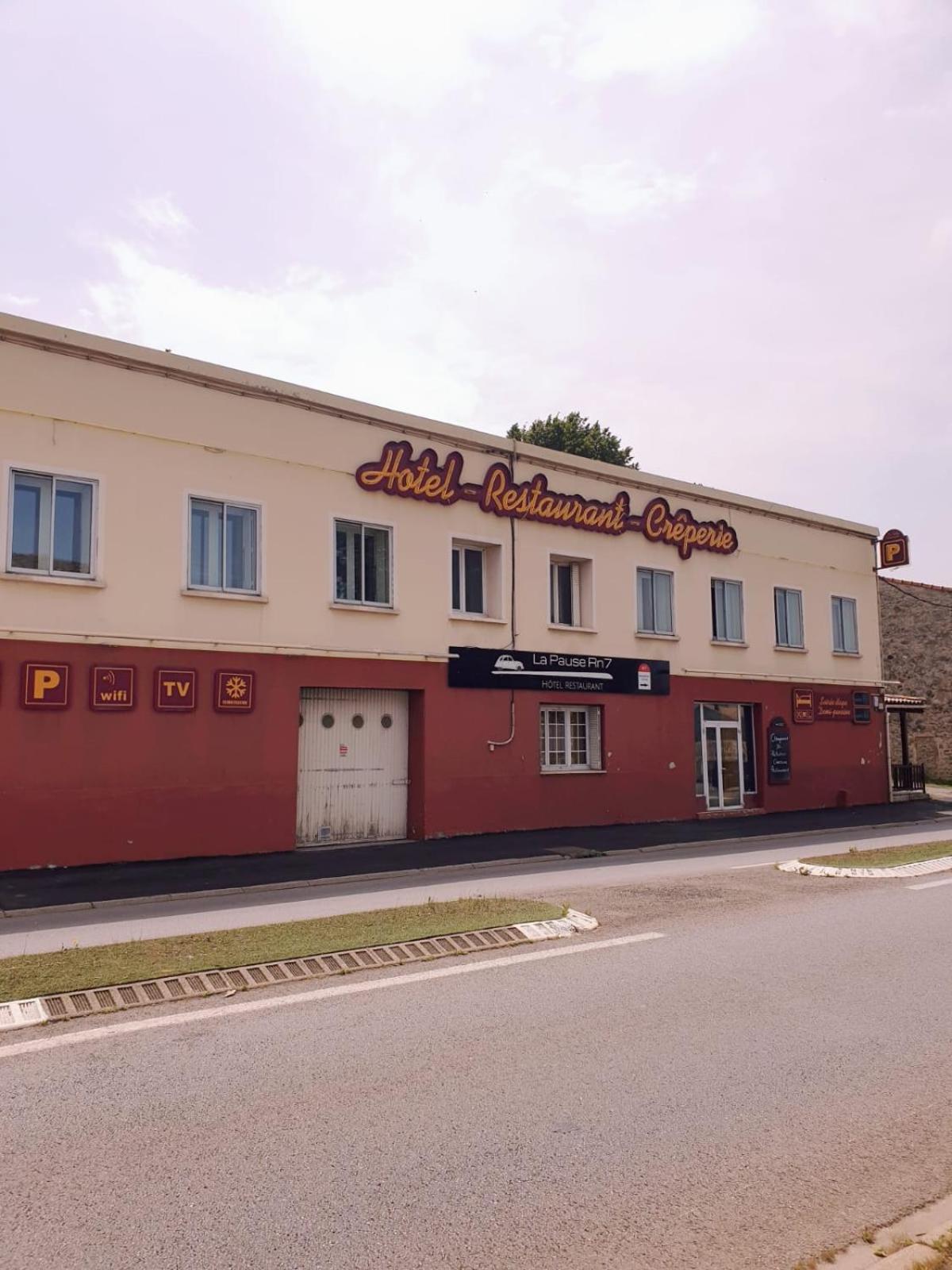 Logis Hotels Et Restaurant La Pause Rn7 La Coucourde Exterior photo